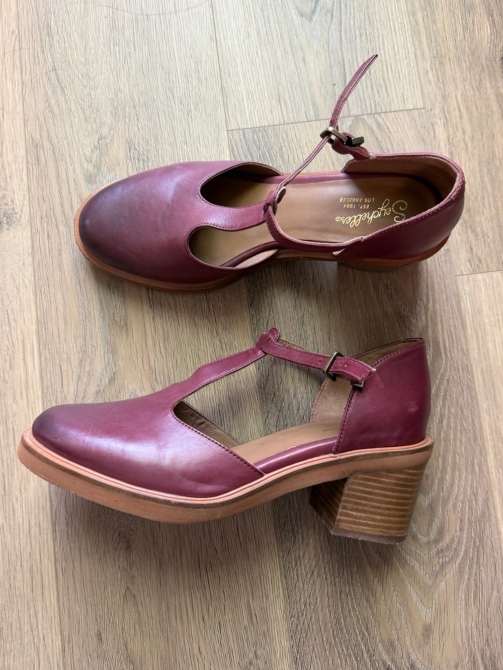 Seychelles Women's 10 Leather Soulmate Mary Jane Heels in a wine t-strap maroon